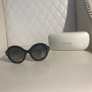 *VALENTINO ROCKSTUD AUTHENTIC BLACK SUNGLASSES V69